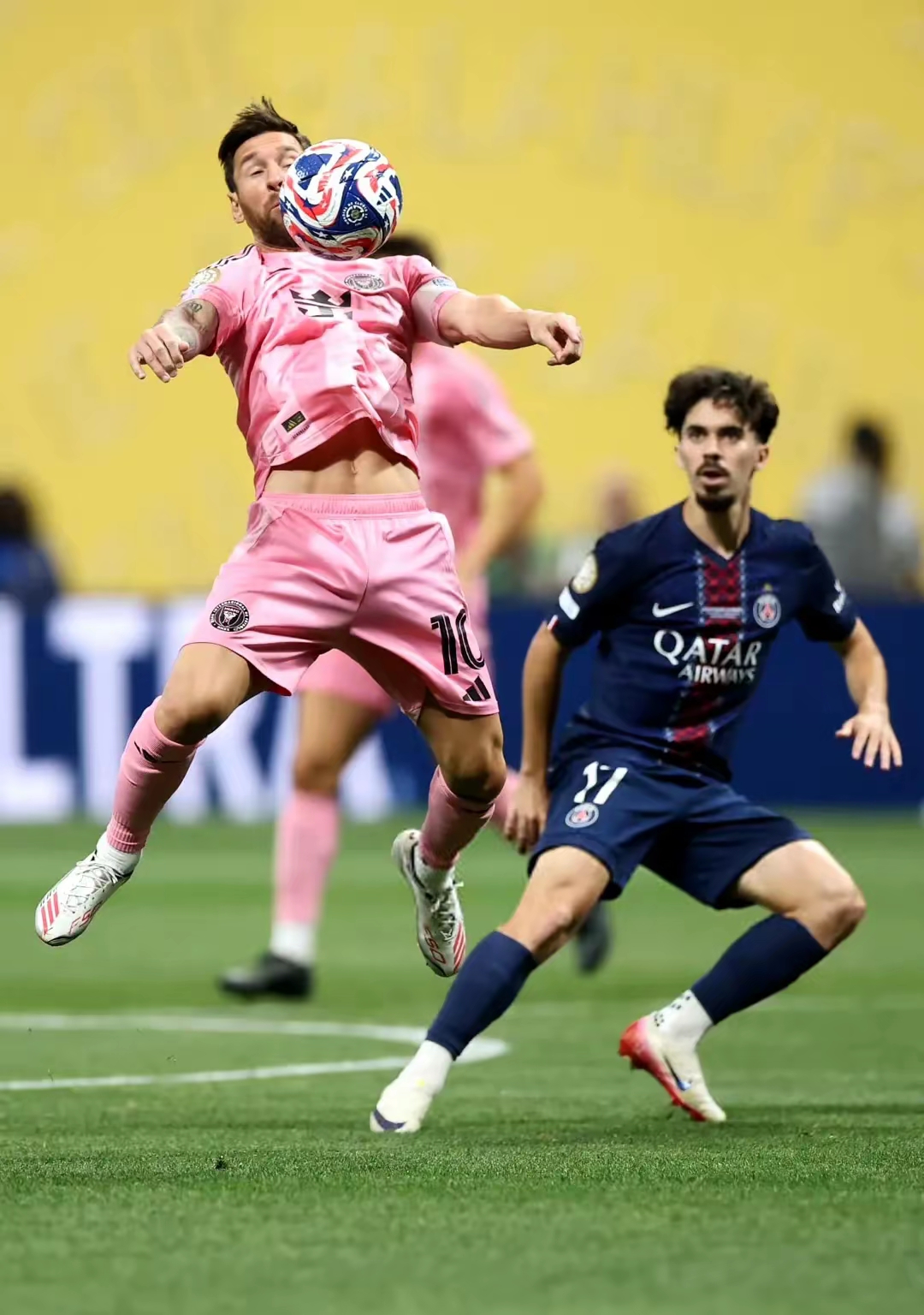 金年会娱乐网站里程碑夜那不勒斯外线爆发，英超赛后刷纪录，赛场秩序良好，更衣室氛围转暖的简单介绍