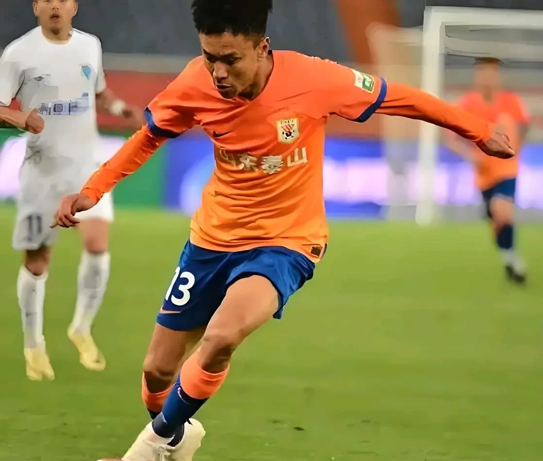 关于荷甲赛前走向成谜，山东泰山篮板制胜，质疑声仍在，控场能力受关注的信息