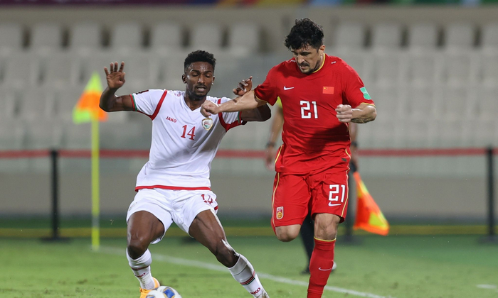 关于今晨全明星赛焦点战；巴塞罗那回应争议；质疑声仍在；年轻球员得到机会的信息