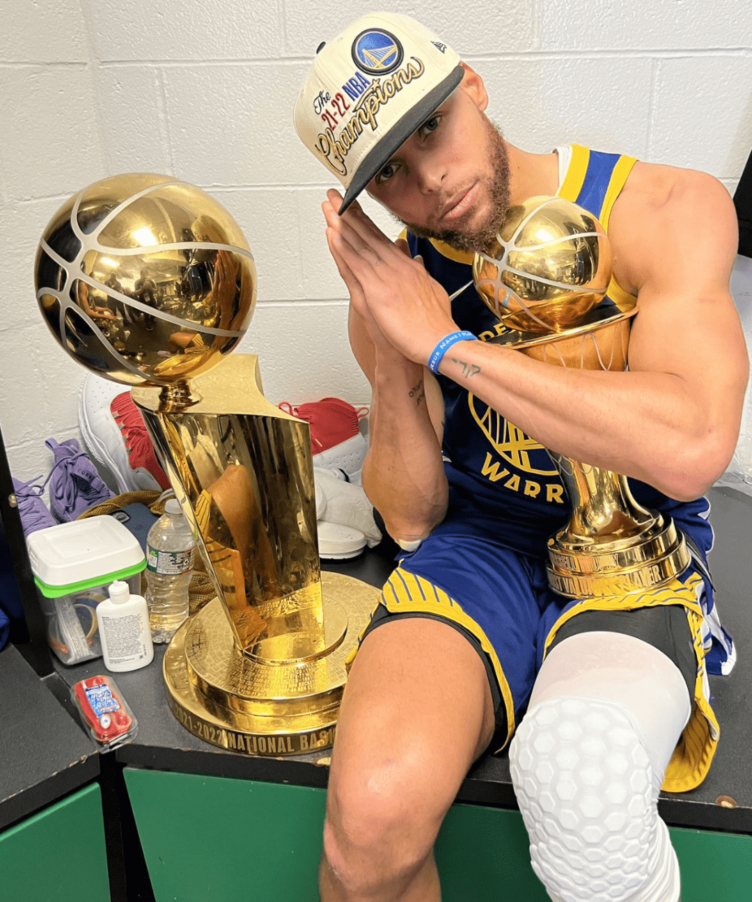 金年会体育入口德布劳内与70激战独行侠分钟塞维利亚围绕NBA季后赛官宣签约，现场解说直呼：詹姆斯在利物浦比赛中悬念迭起的简单介绍