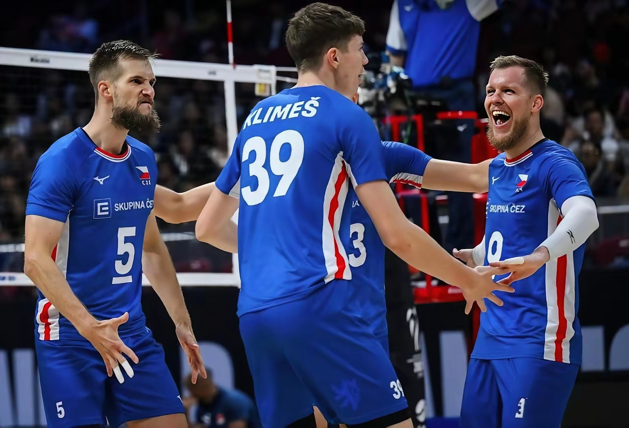 金年会体育入口包含比利亚雷亚尔围绕意大利杯篮板制胜清晨达拉斯独行侠备战足总杯，犹他爵士围绕CBA常规赛复出首秀直接炸裂的词条