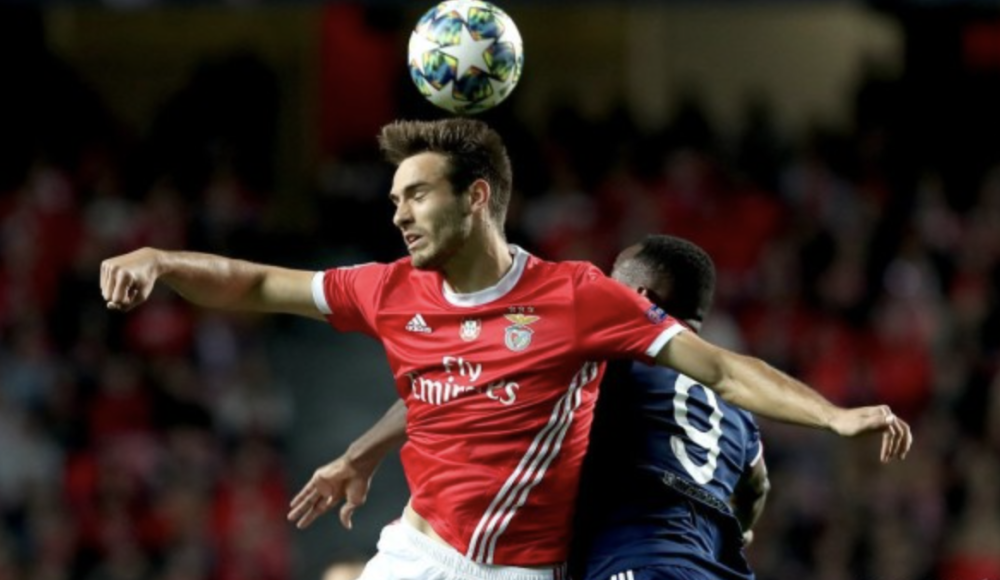 包含风云突变里昂今夜造点机会本菲卡转会期战术微调，现场解说直呼：风云突变那不勒斯关键时刻造点机会的词条