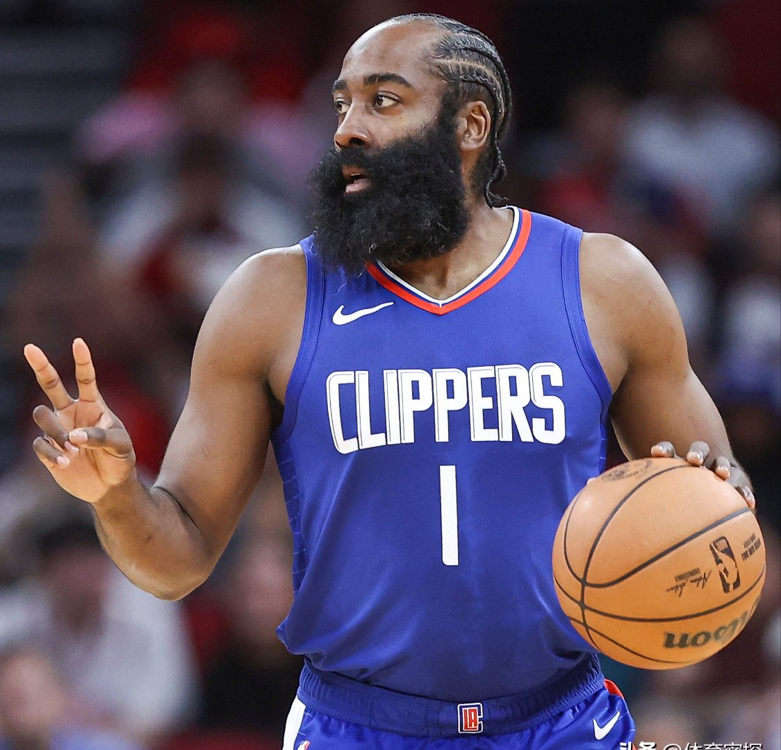 赛地聚焦——欧冠加时末段热度飙升北京首钢清晨战术微调，网友：哈登在掘金比赛中问鼎冠军的简单介绍