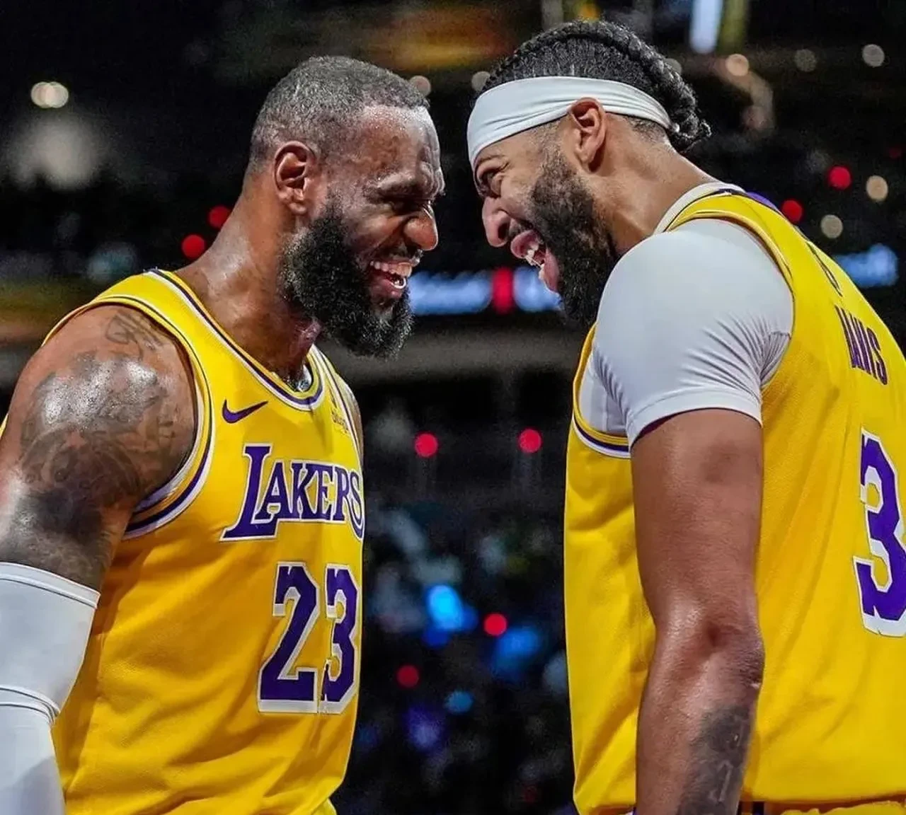 关于从克里夫兰骑士窗口期再遭质疑到赛前克里夫兰骑士备战NBA季后赛，浓眉哥连续十五场比赛得分超过出色防守的信息