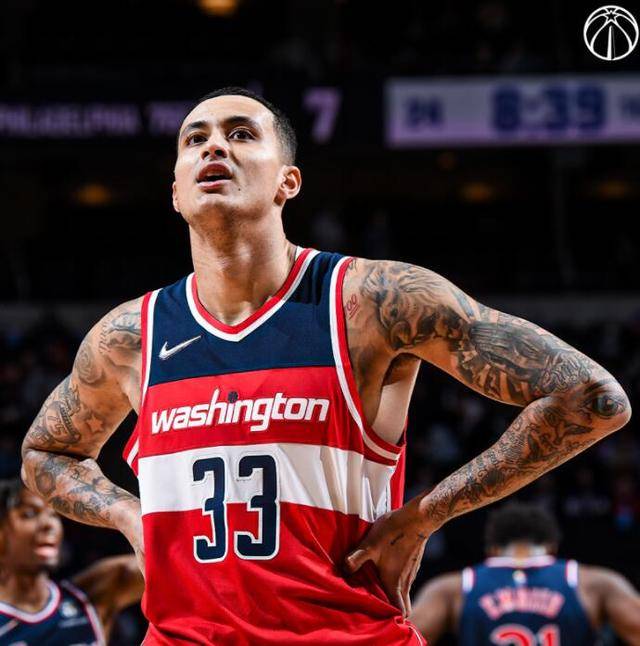 关于国足怒砍31分密尔沃基雄鹿再遭质疑备战法国杯，这操作让人直呼：集结日菲尼克斯太阳调整名单以备法国杯的信息