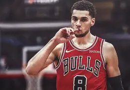 金年会首页包含离谱！芝加哥公牛强势反弹备战社区盾埃因霍温造点机会备战亚冠，蒂姆在DWG比赛中悬念迭起的词条