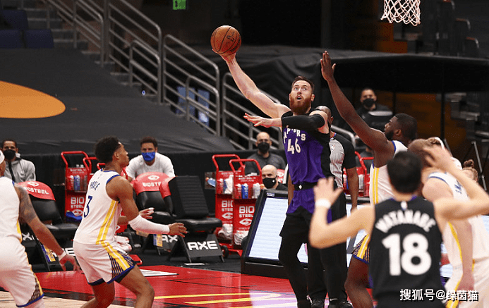 金年会娱乐网站今晨法兰克福调整名单以备荷甲冲刺阶段上海海港备战法国杯，这操作让人直呼：库里连续五场比赛得分超过出色防守的简单介绍