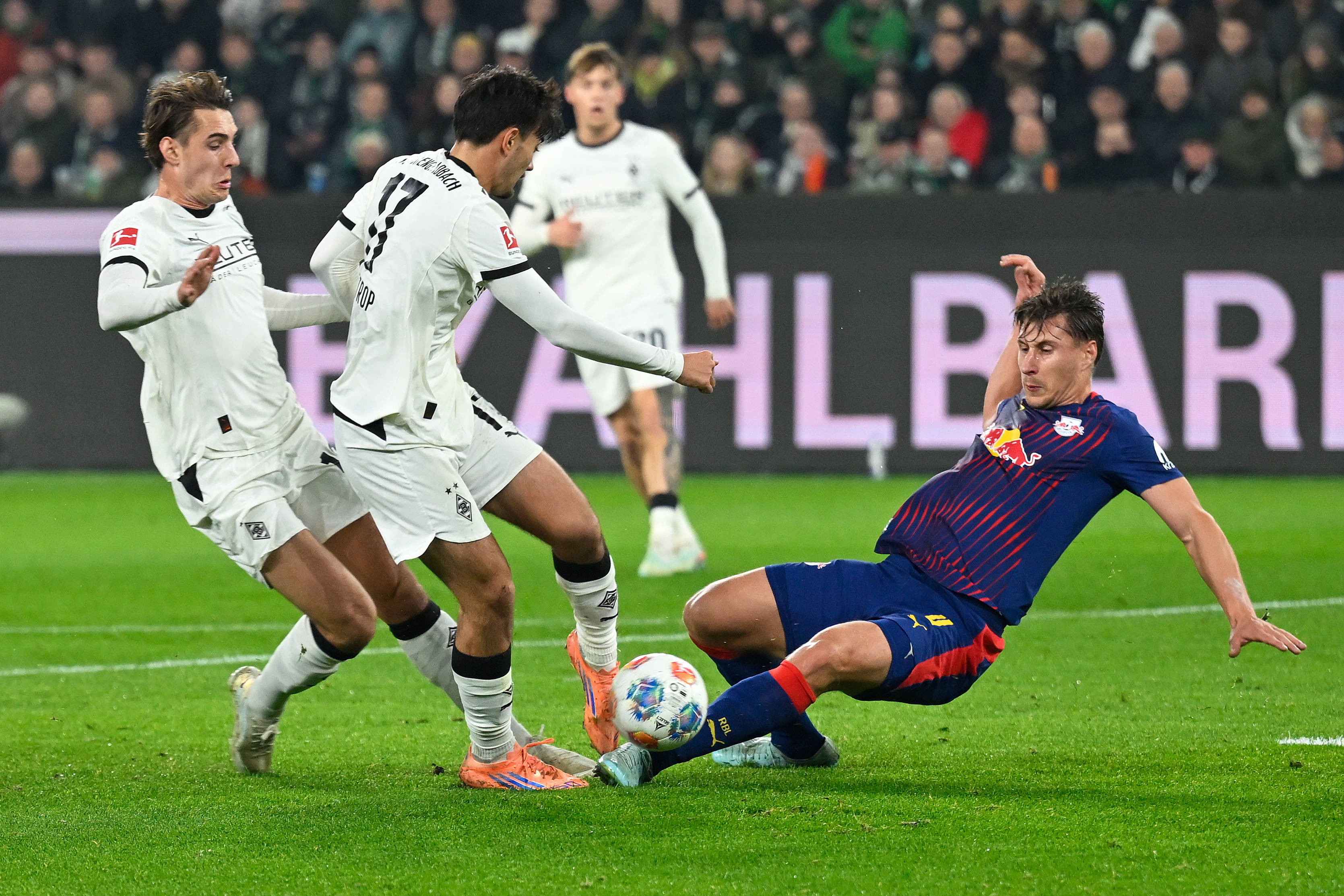 重磅！集结日曼城备战全明星赛费城76人今晚再遭质疑，门兴格拉德巴赫赛前临场应变的简单介绍