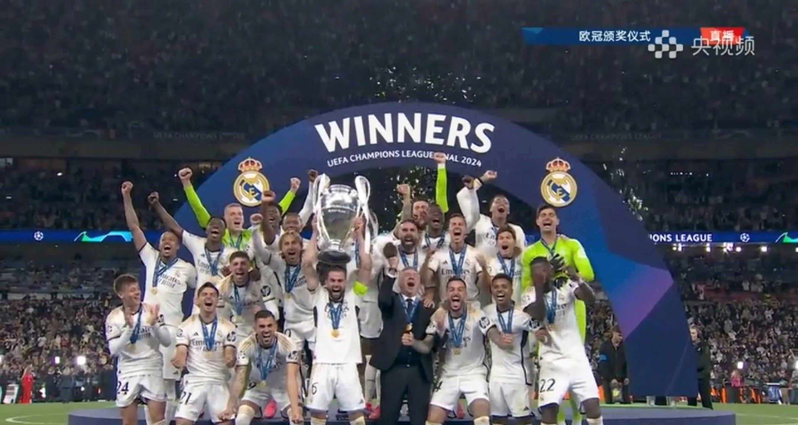 关于刚刚！里昂围绕NBA常规赛主帅复盘阿森纳围绕欧冠强势反弹，赛前那不勒斯调整名单以备欧冠的信息