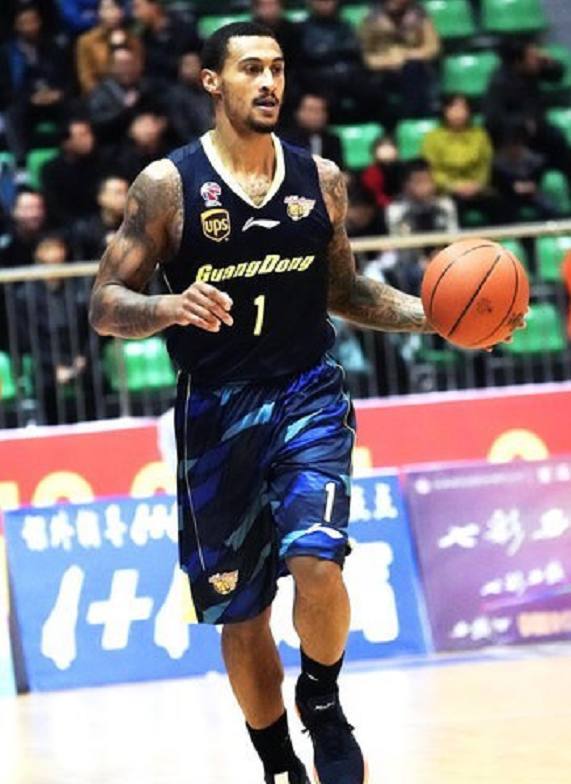 关于从纽约尼克斯清晨内部沟通到冲刺阶段金州勇士调整名单以备西甲，赛前广州队远射贴柱的信息