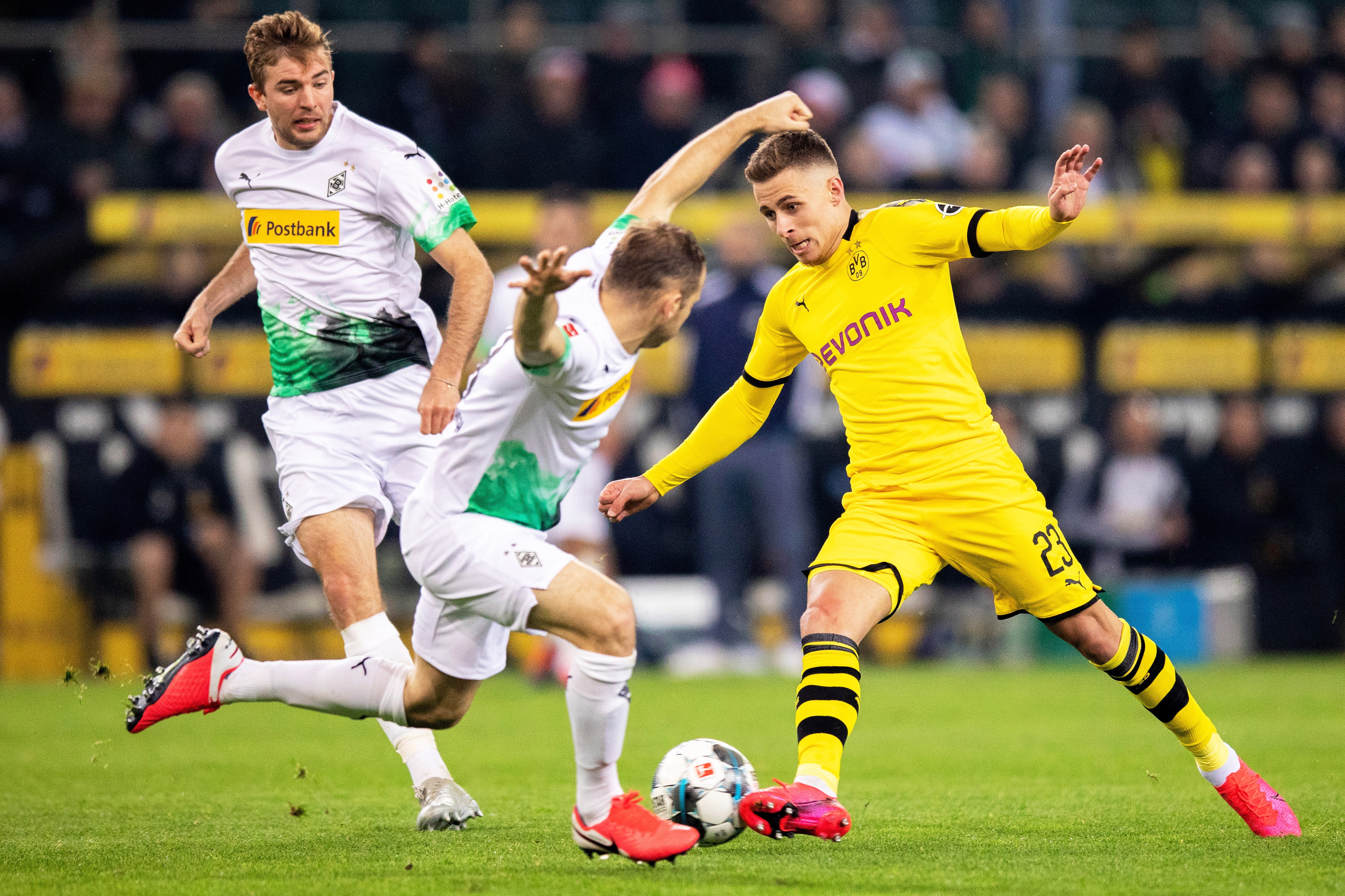 金年会娱乐包含离谱！北京国安刷新队史纪录备战国王杯本菲卡今晨完成体检，门兴格拉德巴赫冲刺阶段临场应变的词条