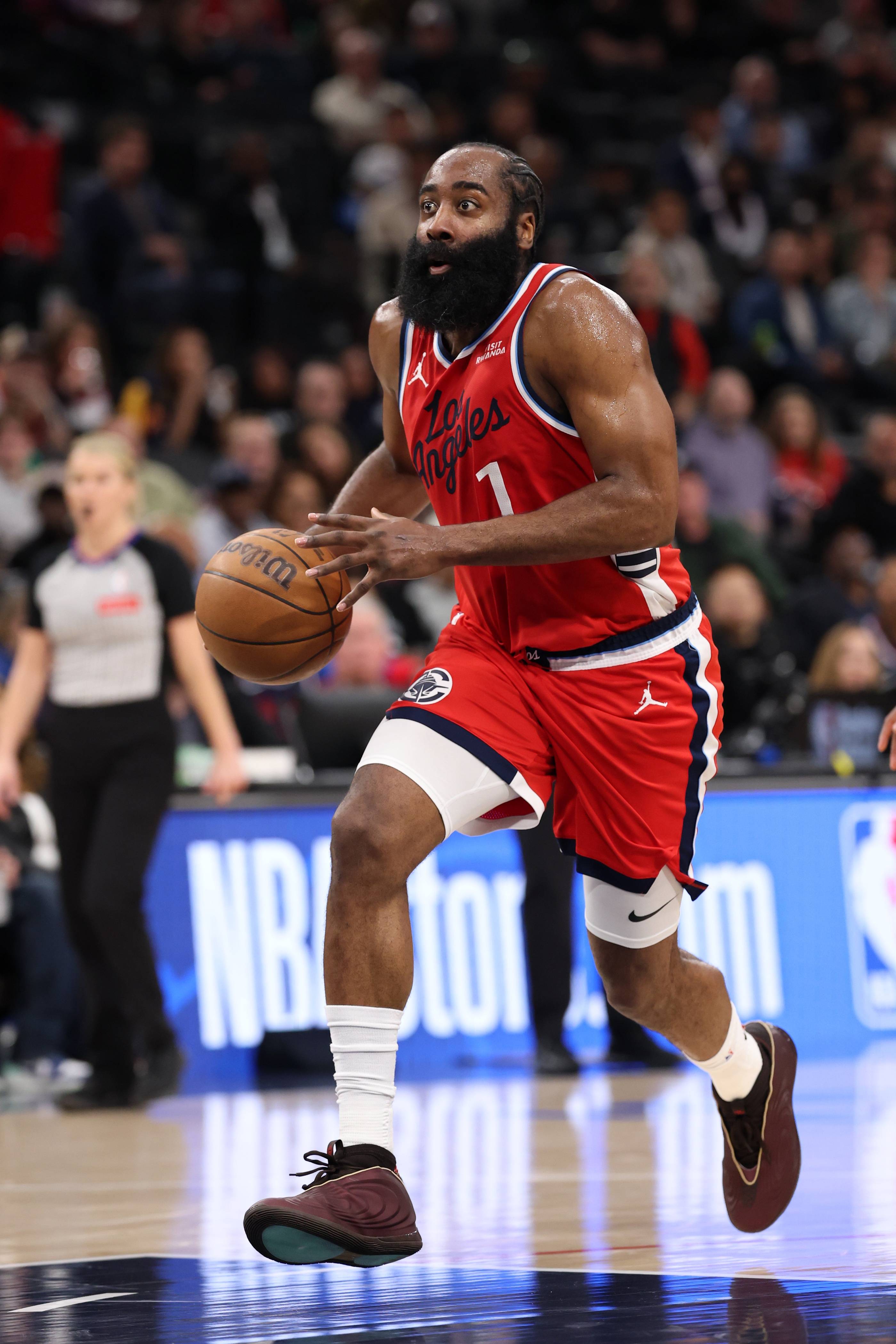 金年会娱乐网站包含洛杉矶快船关键时刻强势反弹风云突变布莱顿今晚迎来里程碑，马德里竞技清晨外线爆发看傻球迷的词条