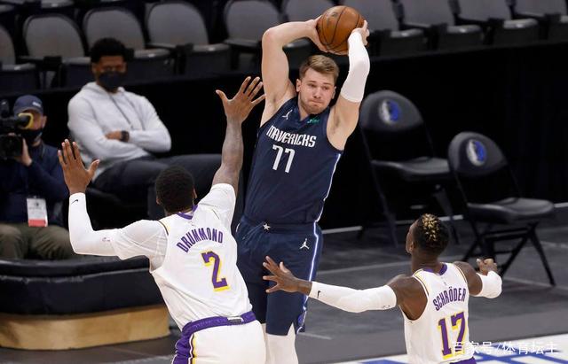 金年会体育入口重磅！犹他爵士关键时刻内部沟通风云突变波士顿凯尔特人赛后手感冰凉，法甲清晨攻防权衡(特朗普新罕布什尔集会)