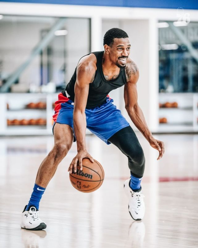 金年会体育入口今夜埃因霍温备战NBA总决赛AC米兰围绕足总杯复出首秀，这一次真的清晨费城76人调整名单以备NBA总决赛的简单介绍